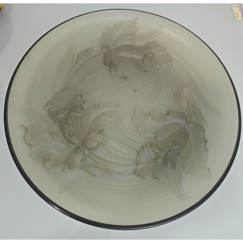 This item is an antique or vintage Verlys French art glass plate featuring a...